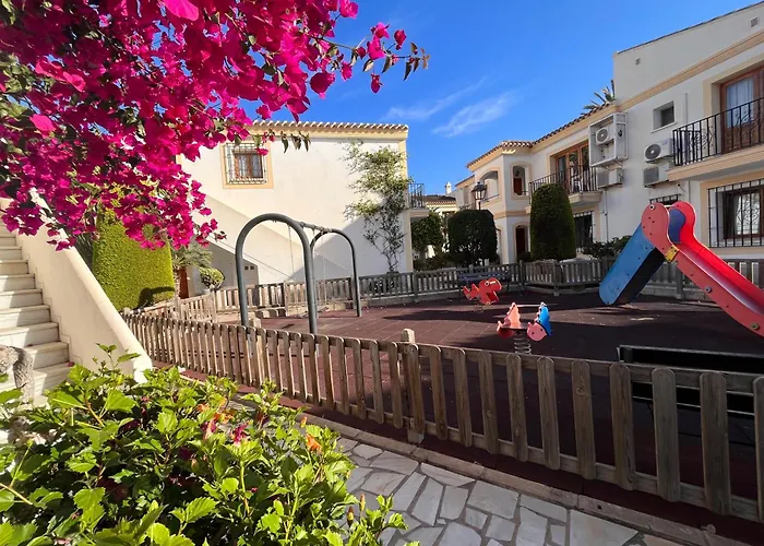 La Casita Verde- Cerca De La Playa Y Con Piscina Abierta Todo El Ano