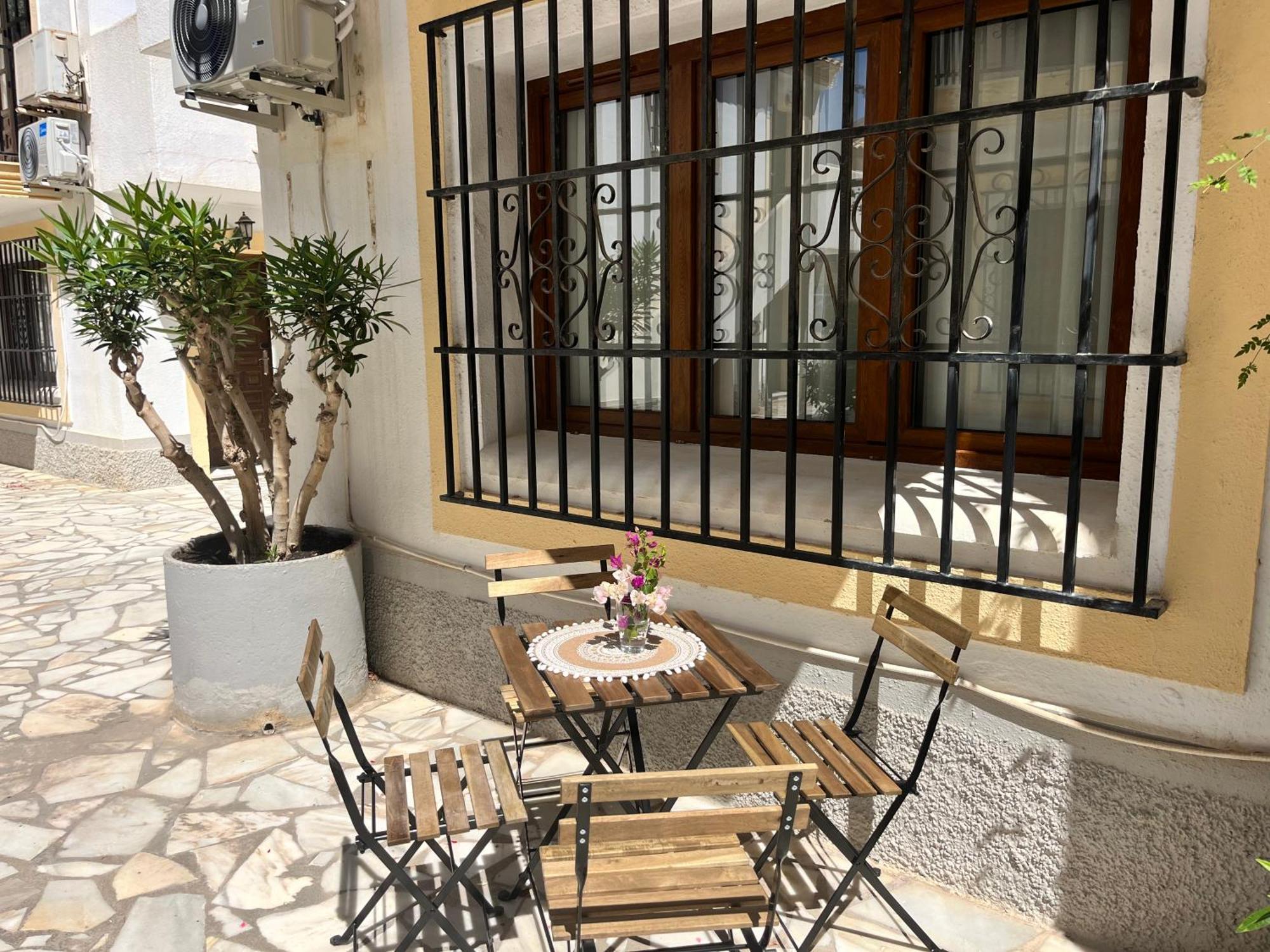 La Casita Verde- Cerca De La Playa Y Con Piscina Abierta Todo El Ano Apartment