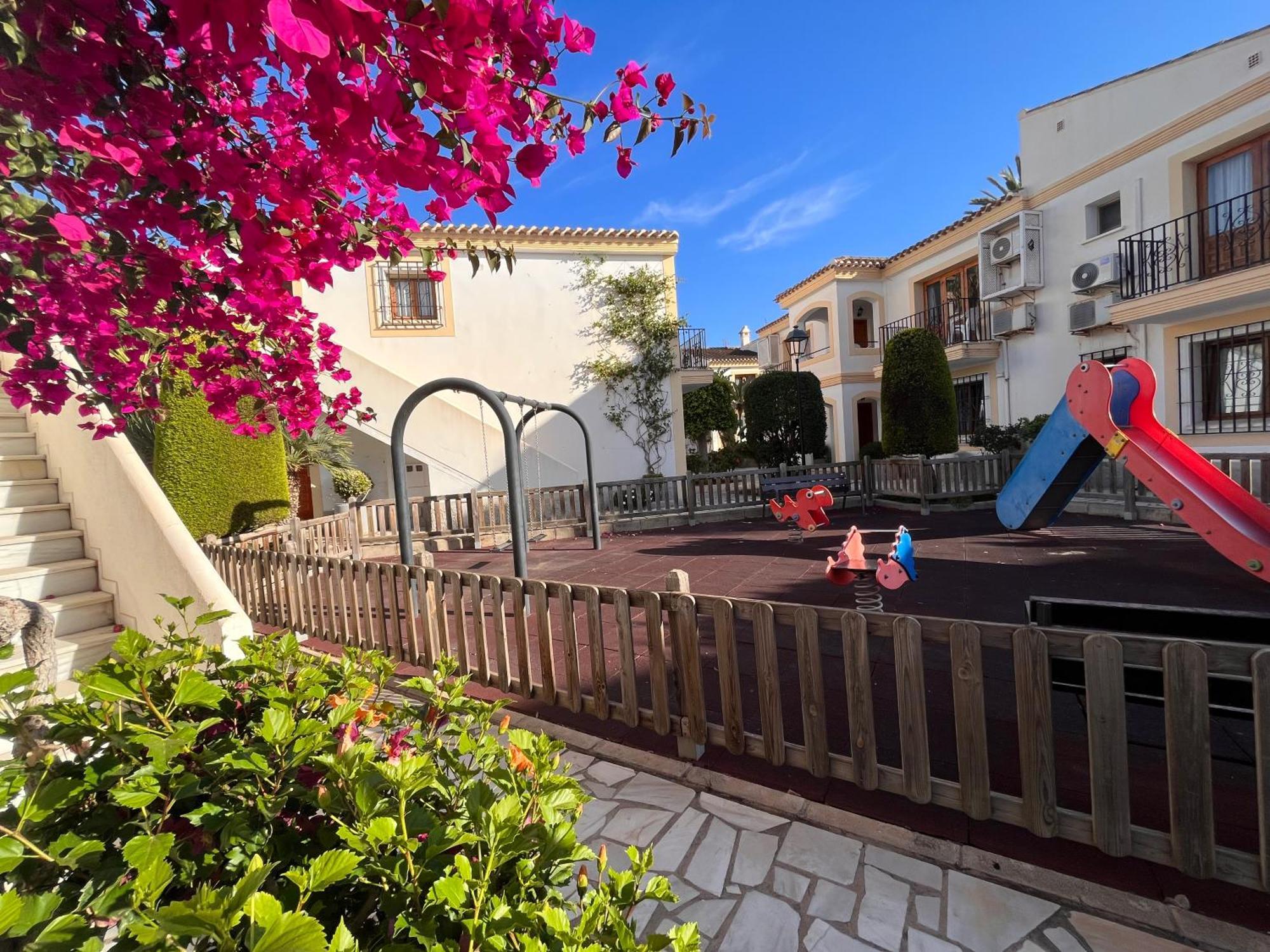 Apartment La Casita Verde- Cerca De La Playa Y Con Piscina Abierta Todo El Ano Playas de Vera